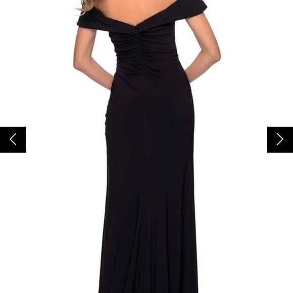 La Femme Off The Shoulder Jersey
Gown in Purple at Nordstrom, Size 6 NWT - Picture 3 of 5